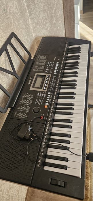 Синтезатор DENN DEK604NG