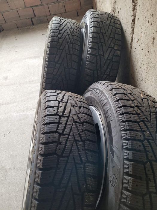 Зимни Гуми 225 / 65 17 с джанти Toyota
