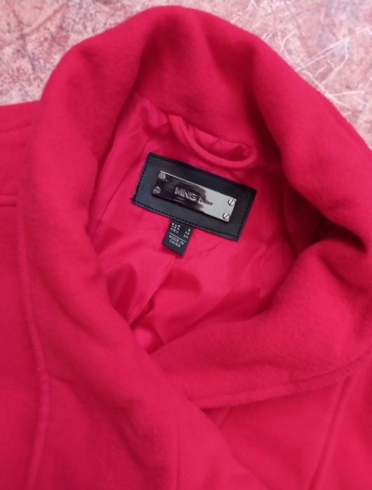 Продам пальто манго