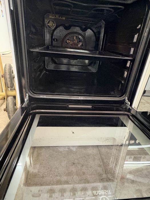 Готварска комбинирана печка indesit