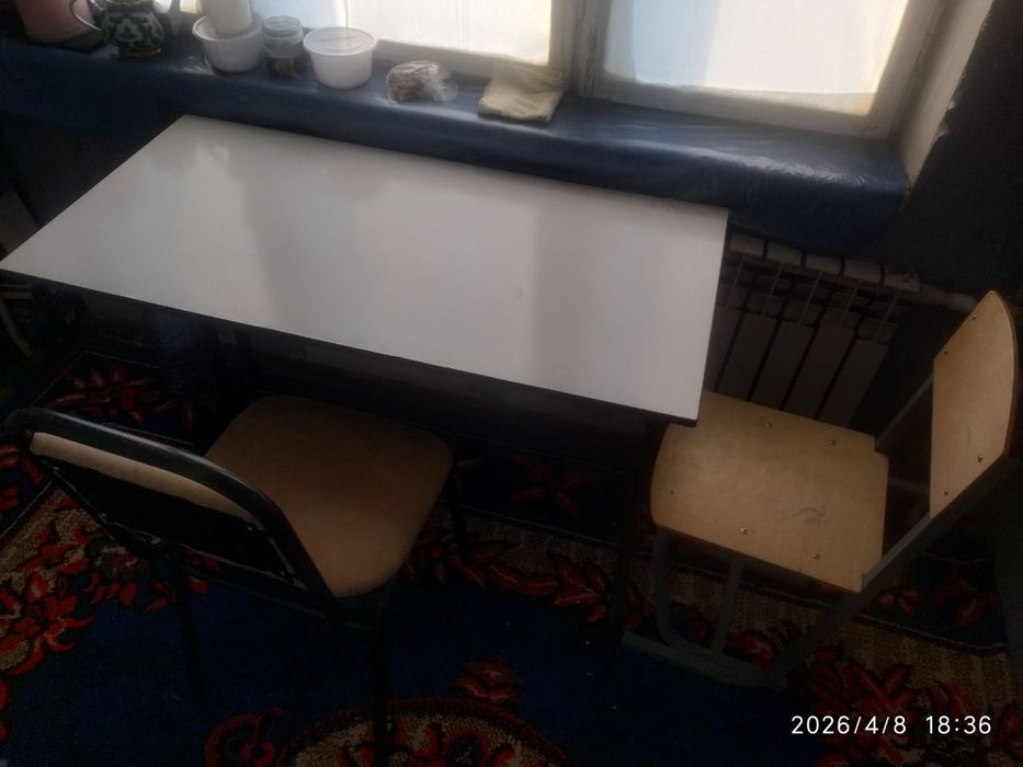 Кровать и шкафчик в отличном состоянии