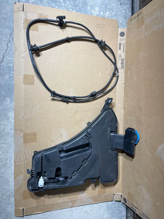 Rezervor spalator parbriz / Set duza  Bmw seria 5 G30/31 7 G11/12
