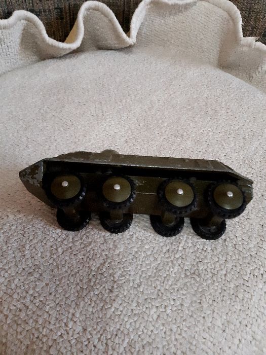 Продам БТР металлический тяжелый