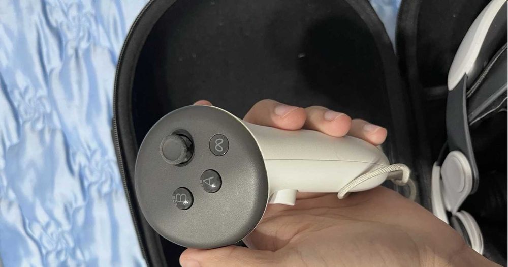 Meta Quest 3 512GB  + калъф и BOBOVR каишка