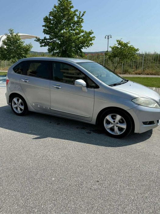 автомобил Honda FR-V 1.7 i-VTEC (125 к.с.) – Газов инжекцион, 6 места, Отлично състояние
