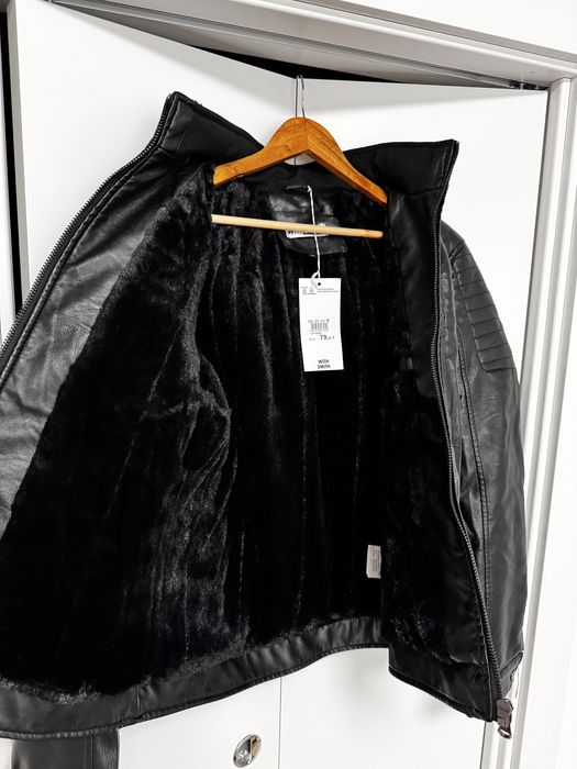 Geaca de piele cu gluga si blana M