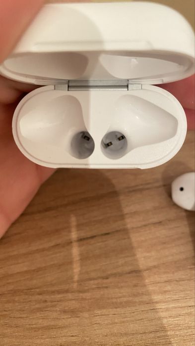Airpods 2 в отличном состоянии