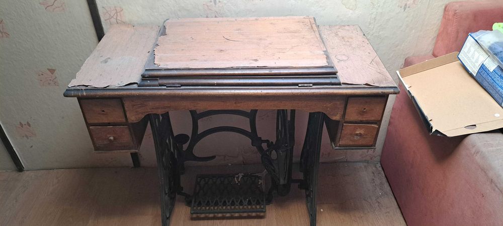 Антична шевна машина Haid & Neu от фабриката в Karlsruhe