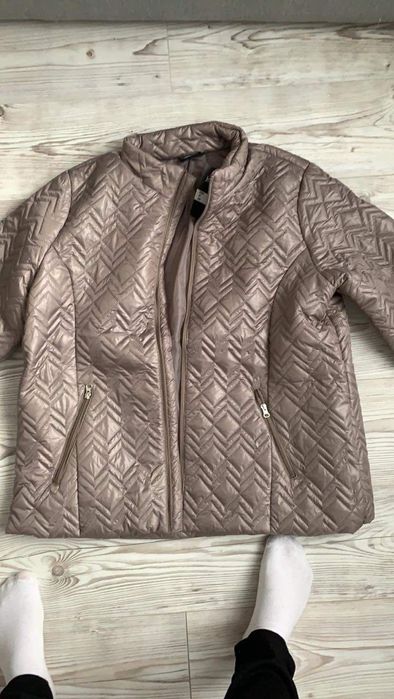 Дамски олекотени якета различни цветове и размери