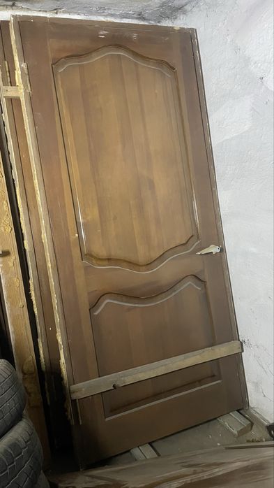 Продам двери межкомнатные