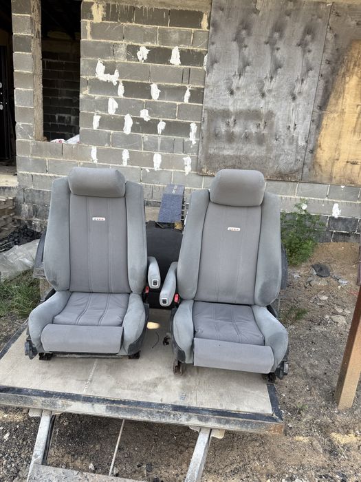 Продам сиденья на BMW
