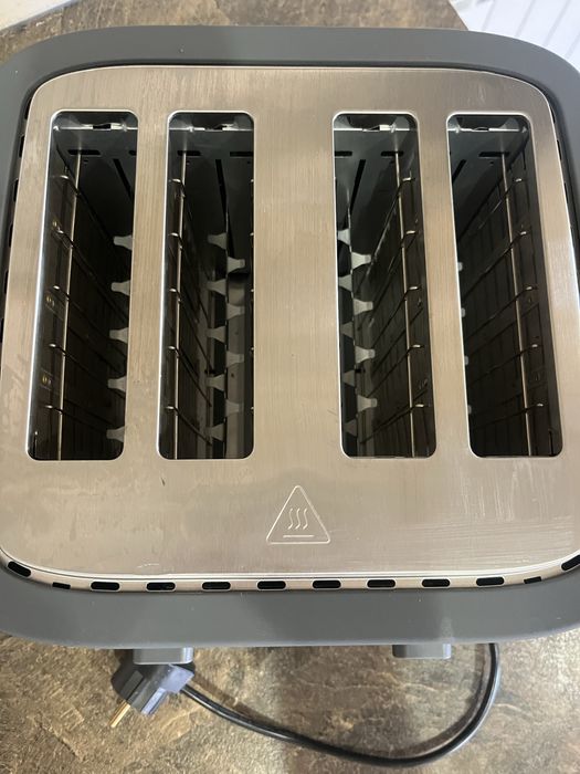 Продавам тостер “Джино”