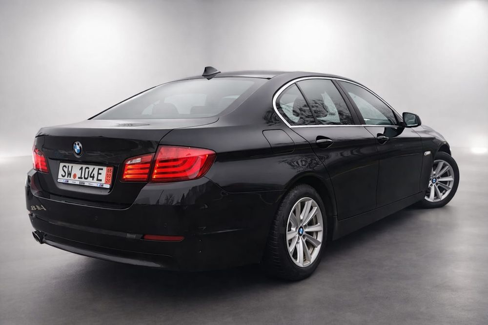 BMW 520/seria 5/f10/navi mare car-play/automată/bi-xenon/Germania