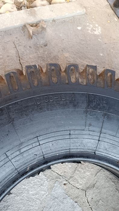 НОВИ Гуми 10.00 х 18  ( БДС 10227 - 72 ) 2 бр. за Газ 63 камион и др.