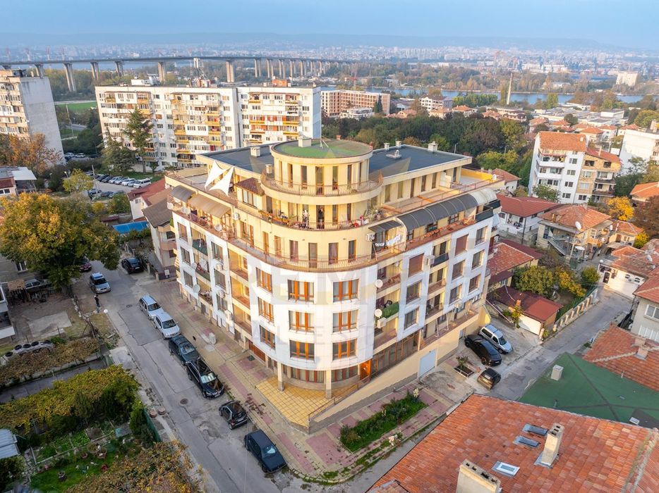 Продава се Двустаен апартамент в Варна, Аспарухово - 132 кв.м за 1340 €/кв.м - Снимка #2