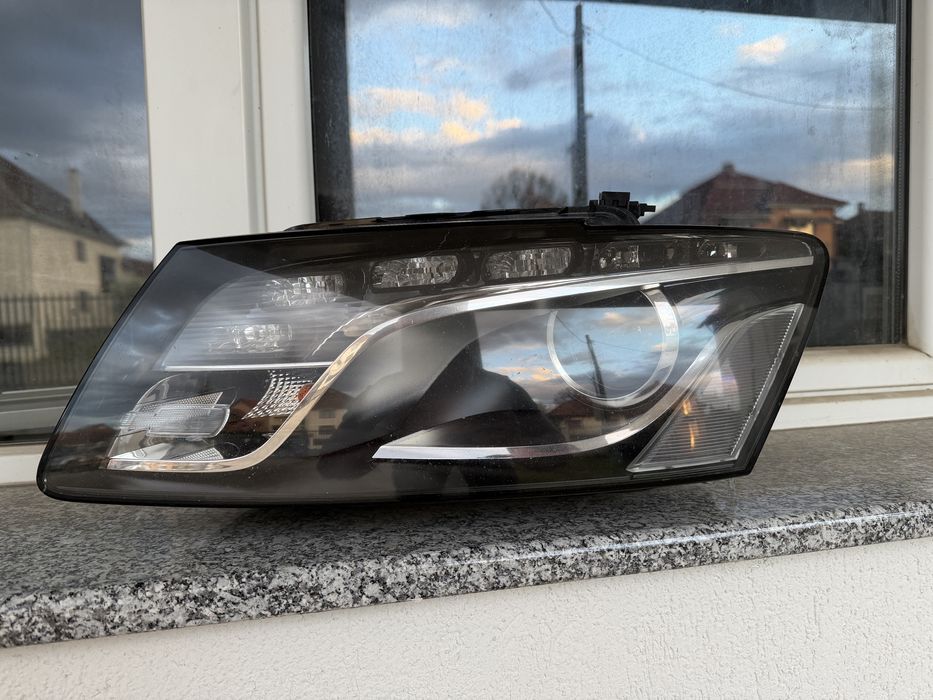 Far Stanga Audi Q5 LED + Xenon 2012