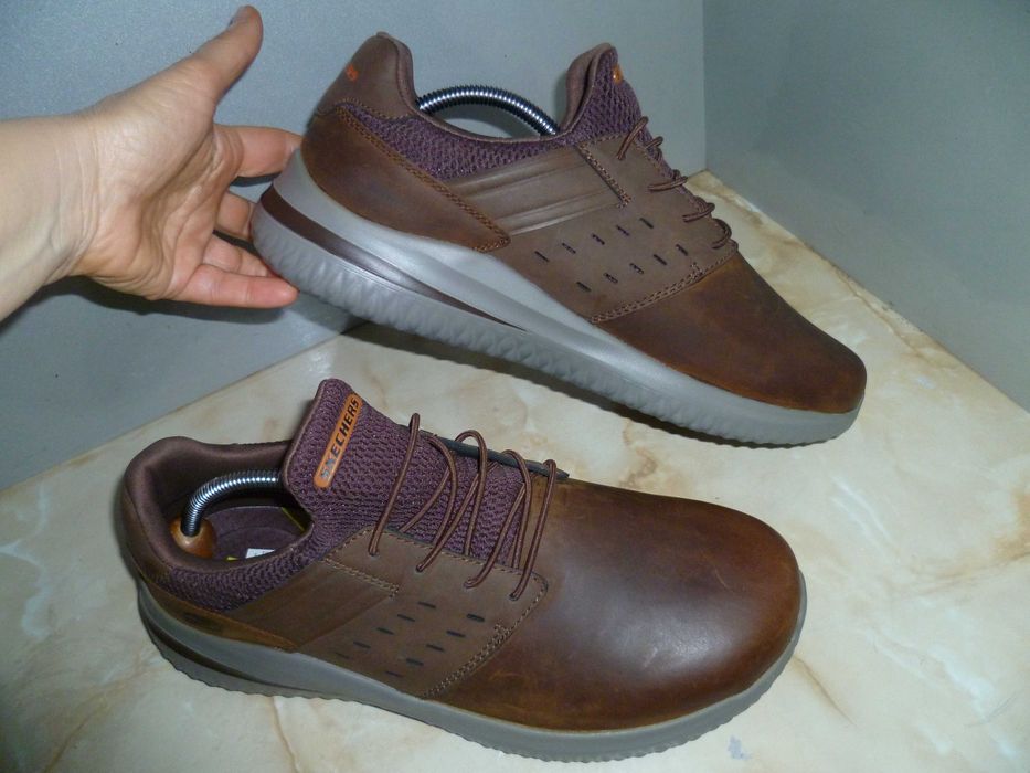 Skechers нови обувки №45