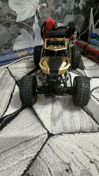 Продаётся машина на пульте управления