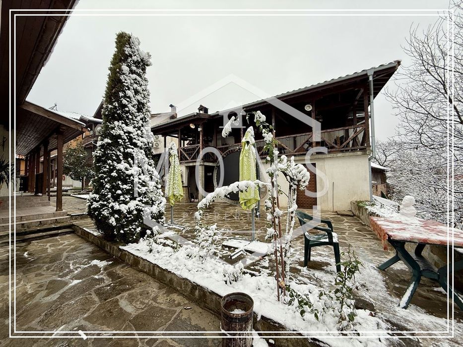 Хотел в Ловеч, област-с.Орешак площ 435 цена 785000