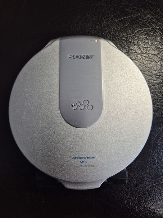 Локман - SONY  D-N10