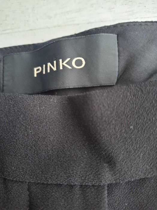 Дрехи Pinko, Armani