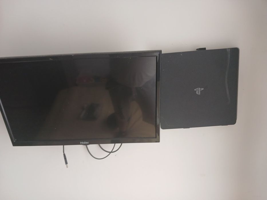 Продам Playstation 4 slim 1 тб