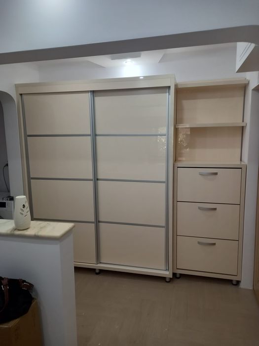 Mobila la comanda montaj mobilier tamplarie