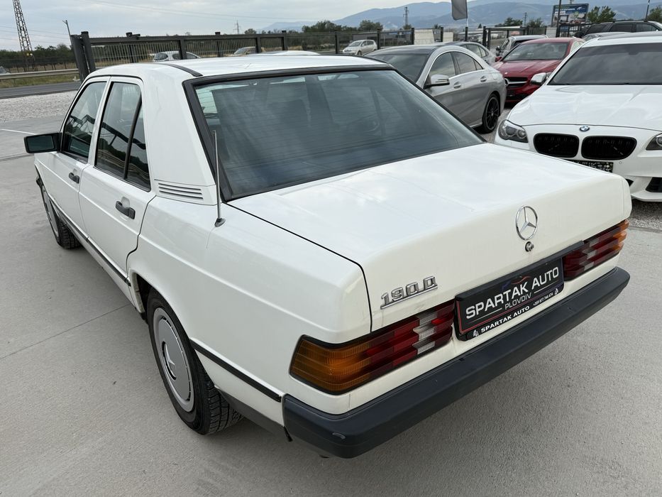 Mercedes-Benz 190 2.0D* 1985г* БЕЗ РЪЖДИ* ТЯСНАТА ЛАЙСНА*