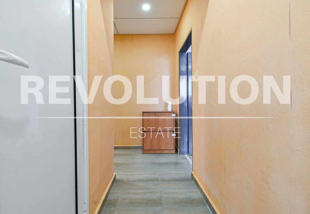 Двустаен апартамент в ж.к. Люлин 6.