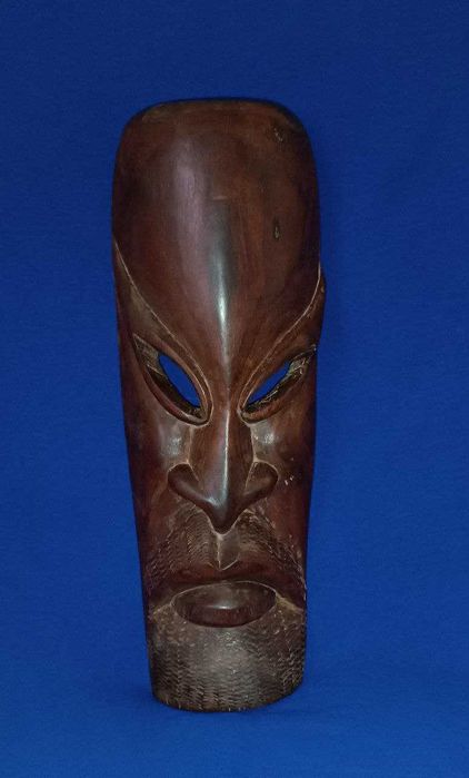 Маска африканская из натурального дерева