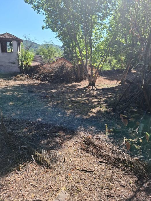 Продава УПИ 1640кв.м. в с. Светля, община Ковачевци