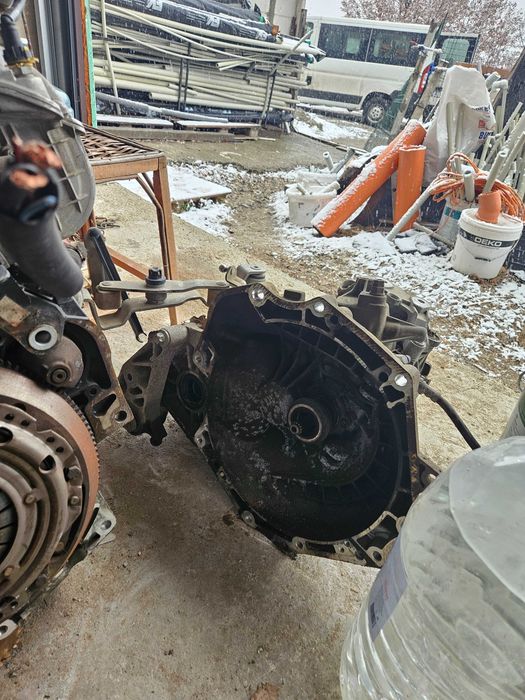 Двигател и скорости Opel Meriva 1.6 101кс