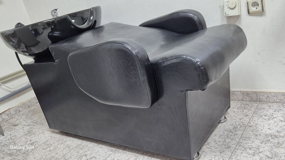 Фризьорска измивна колона