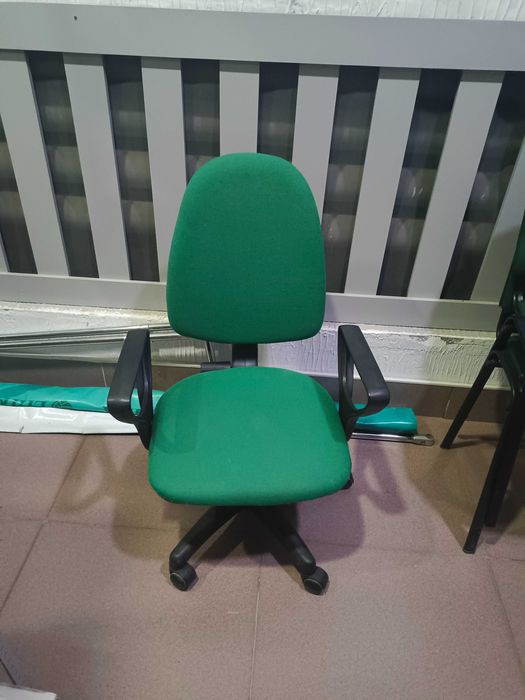 Кресла офисные б/у