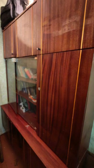 Продам книжный шкаф