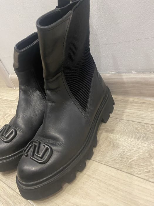 Продам женские туфли