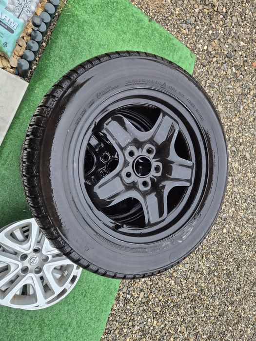 Vând jante+cauciucuri de Opel Astra J-K 215/60/16 M+S