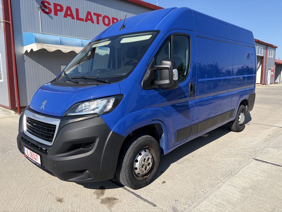 Peugeot Boxer L2H2  3 locuri - 2.2 BlueHDi 140 CP - An 2024 - 79.739 km - TVA Inclus