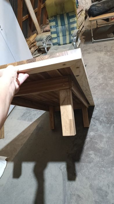 Продам  стол Размер 170*70, акация