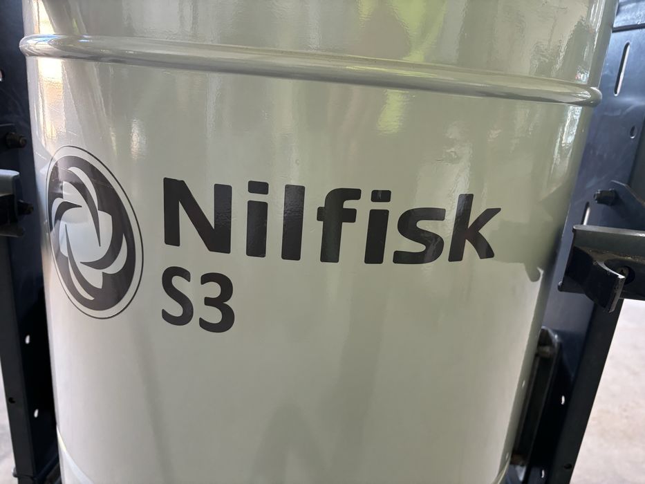 Индустриална прахосмукачка Nilfisk S3