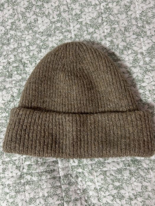 Продам кепку и шапку