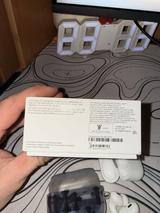 Продам оригинальные Airpods pro 2
