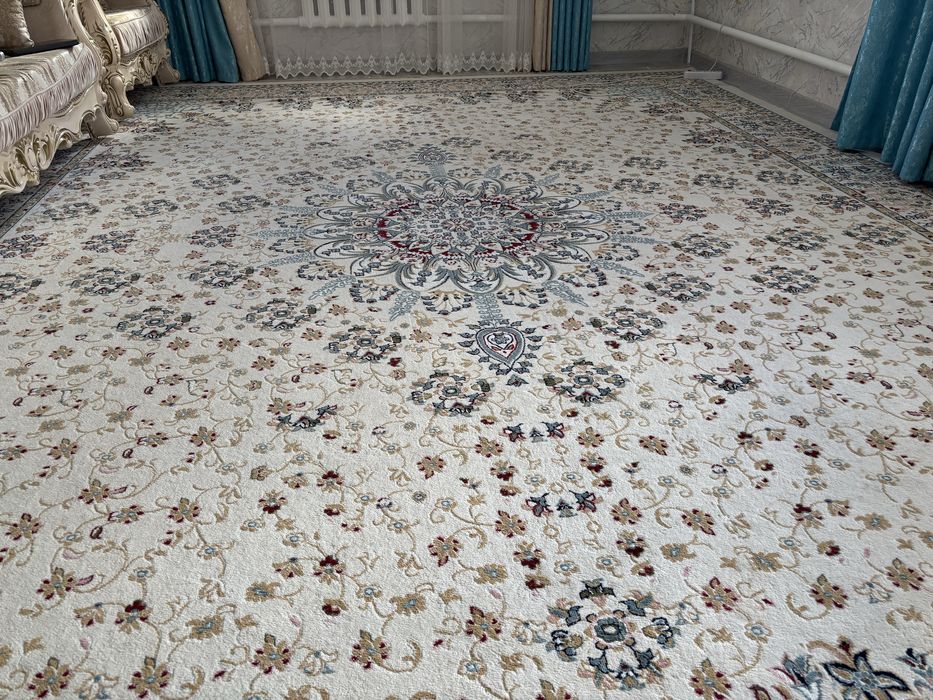 Ковёр почти новый