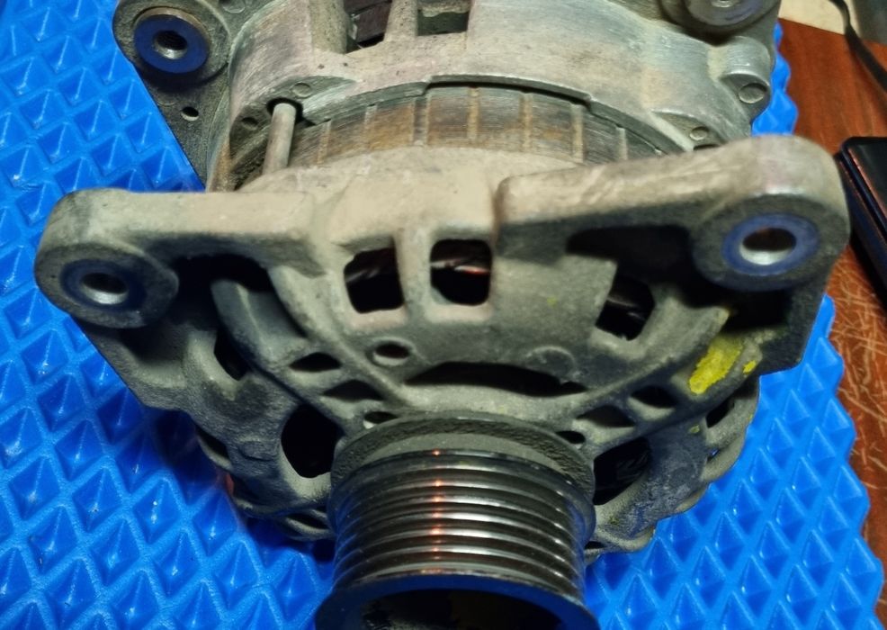 Генератор Ларгус Рено Логан Сандеро