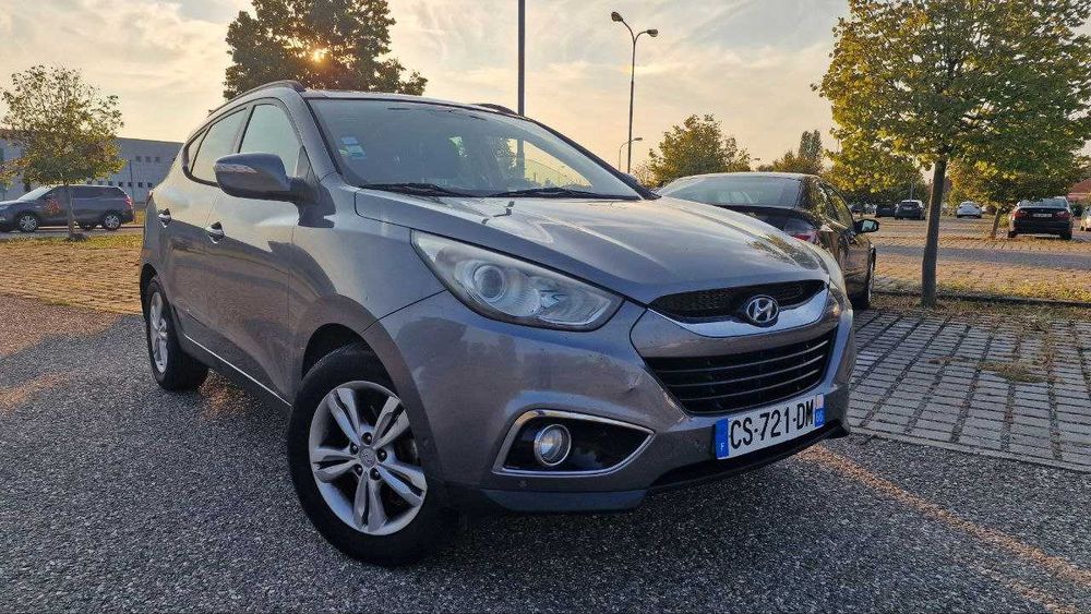 Full: Panoramic retractabil, incalzire scaune, camera marsarier, piele