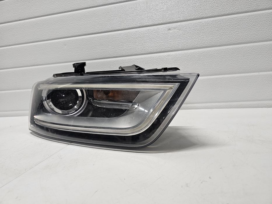Far dreapta Bi-xenon Led Audi Q3  cod : 8U0 941 006