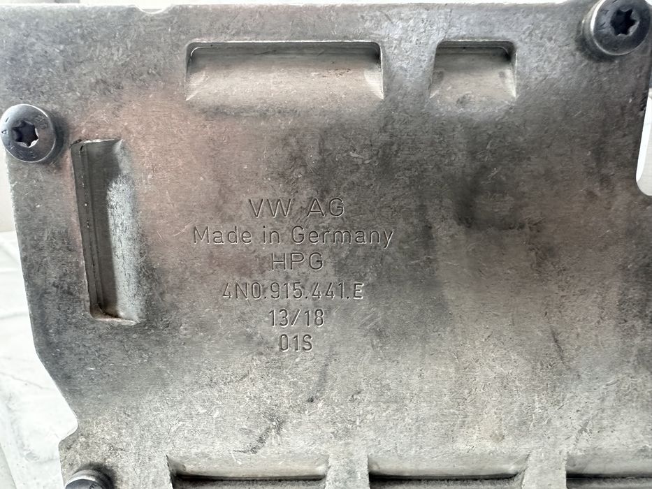 Кутия за батерия AUDI A6 A7 A8 Q7 Q8 4N0915441E