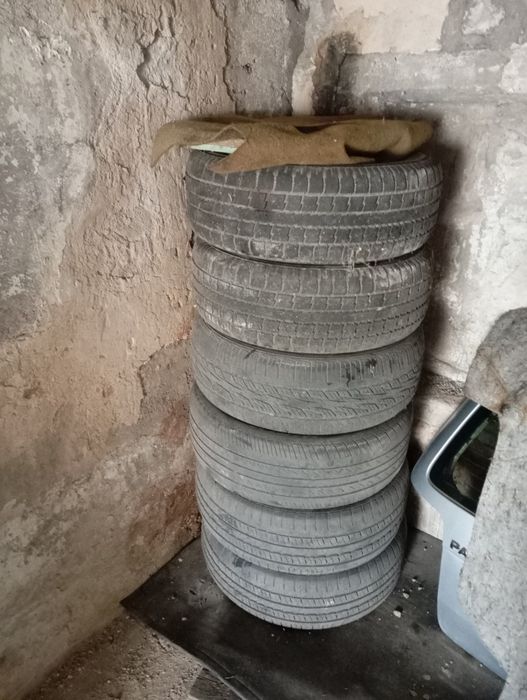 Продам на Фольксваген багажник бампер
