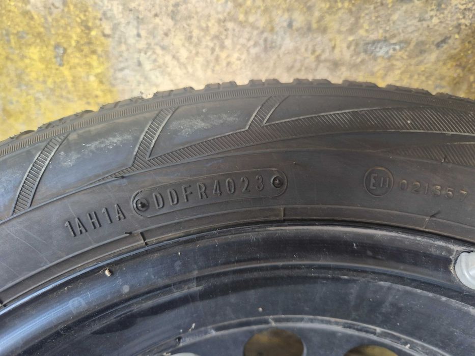 ROTI Jante + Anvelope de IARNA - 4x100 17'' 5J ET 40 - OEM TOYOTA AYGO X - 175/65/17 - Falken CA NOI - DOT 4023 !