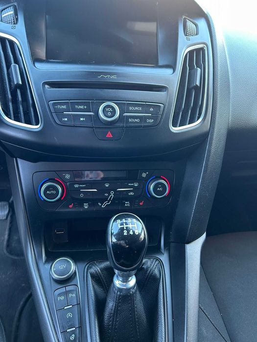 Ford Focus 2017 – diesel – full option – stare excelentă – consum mic
